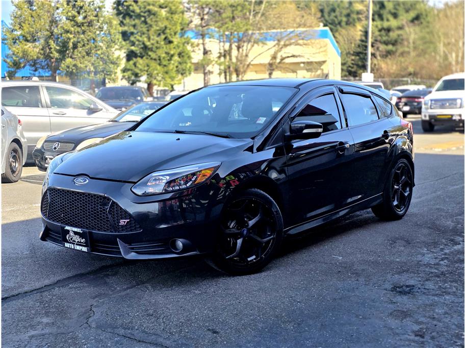 Black 2014 Ford Focus ST Hatchback Front-Wheel Drive 6-Speed Manual