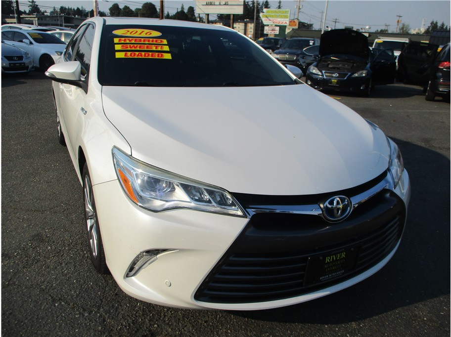 2016 Toyota Camry Hybrid