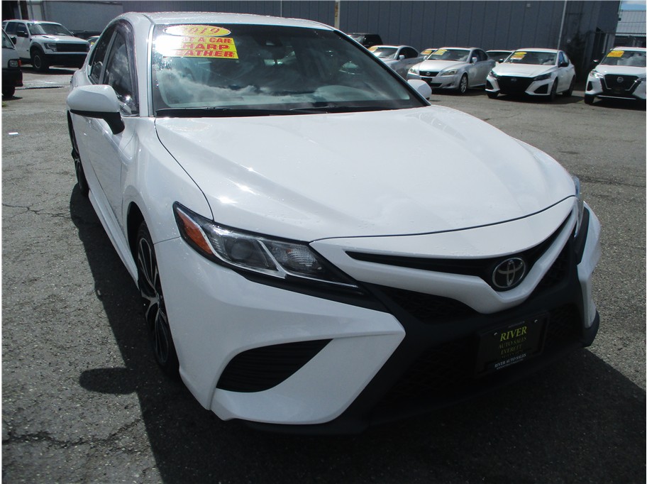 2019 Toyota Camry L/LE/SE/XLE