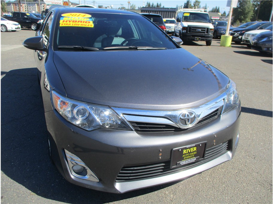 2014 Toyota Camry XLE Sedan 4D