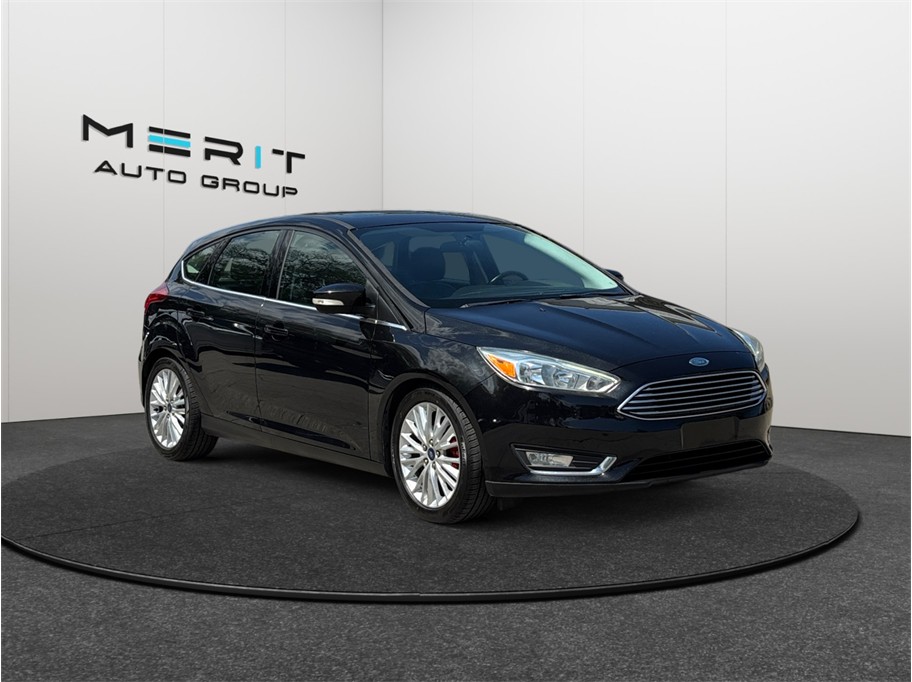 Black 2015 Ford Focus Titanium Hatchback Hatchback Front-Wheel Drive 6-Speed Automatic