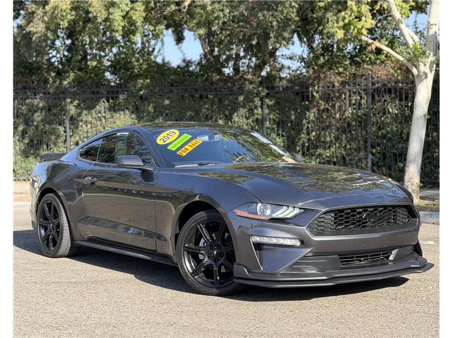 Black (Charcoal) 2020 Ford Mustang Coupe Rear-Wheel Drive 6-Speed Manual