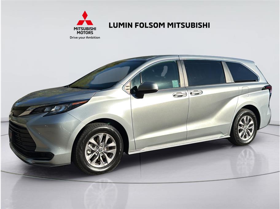 Silver 2023 Toyota Sienna Minivan Front-Wheel Drive Continuously Variable Transmission