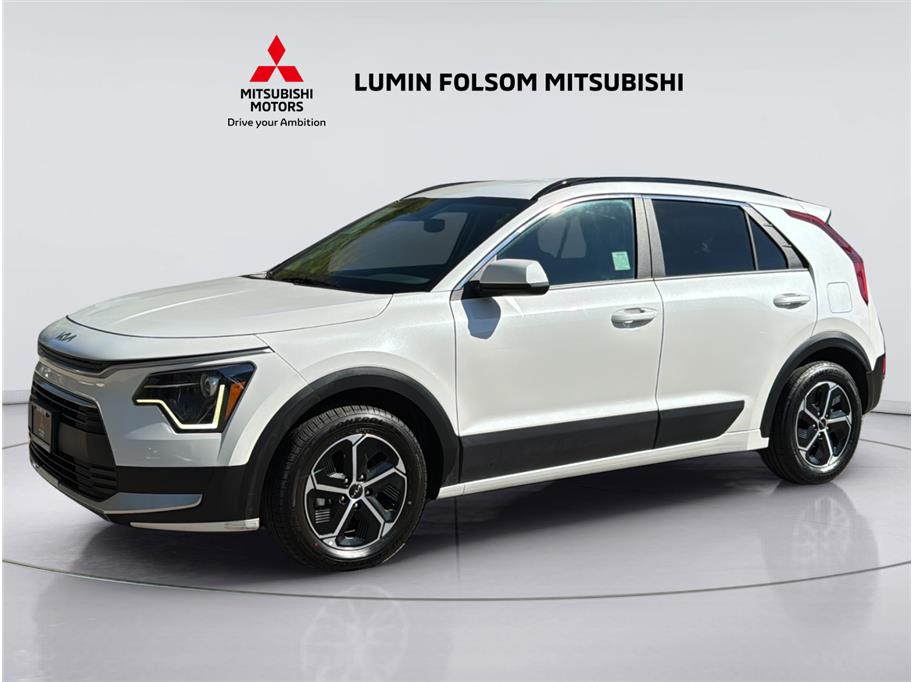 White 2025 Kia Niro SUV / Crossover Front-Wheel Drive 6-Speed Dual Clutch