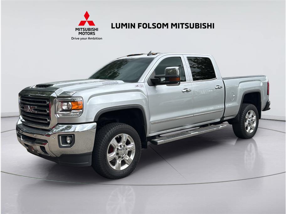 Silver 2018 GMC Sierra 2500HD Pickup Truck Four-Wheel Drive 6-Speed Automatic Overdrive