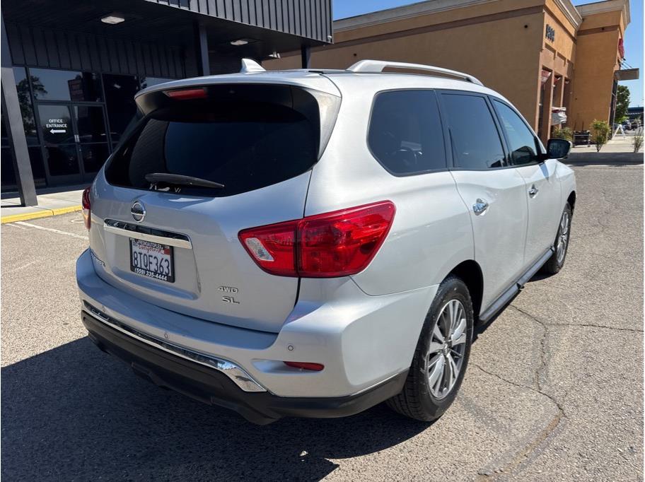 View vehicle photo 4