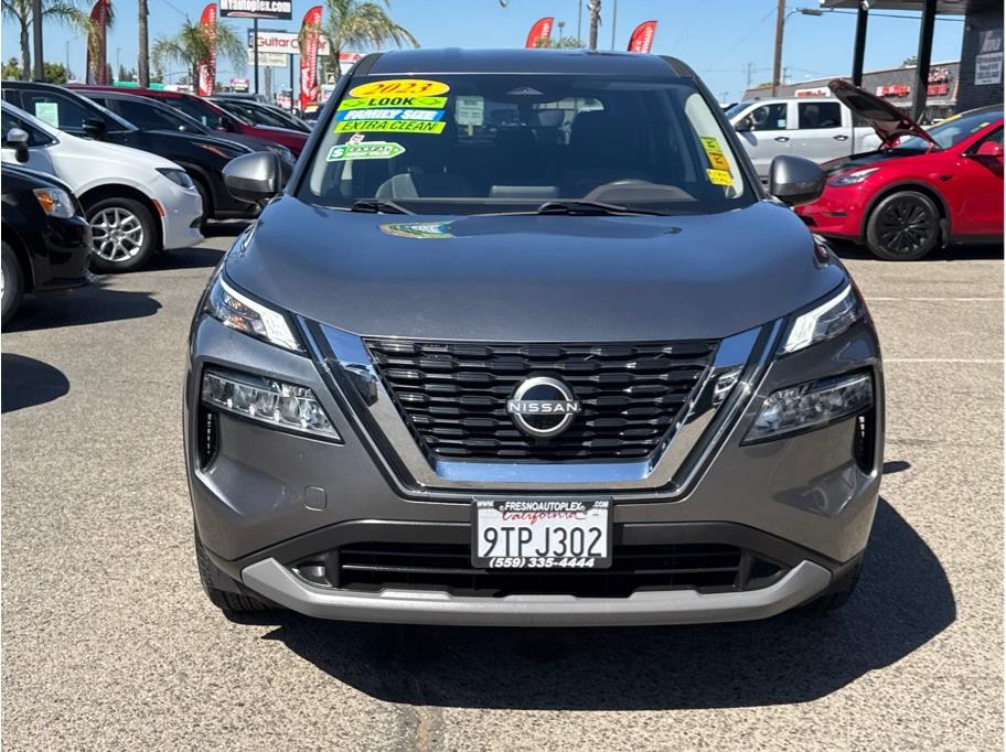 View vehicle photo 2