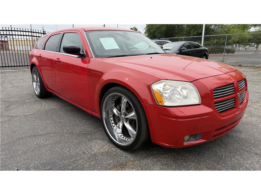 Red 2007 Dodge Magnum SXT RWD Wagon Rear-Wheel Drive Automatic