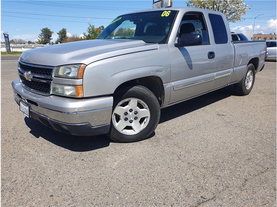 2006 Chevrolet Silverado 1500 Extended Cab LT Pickup 4D 6 1/2 ft