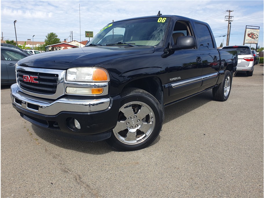 2006 GMC Sierra 1500 Crew Cab SLT Pickup 4D 5 3/4 ft