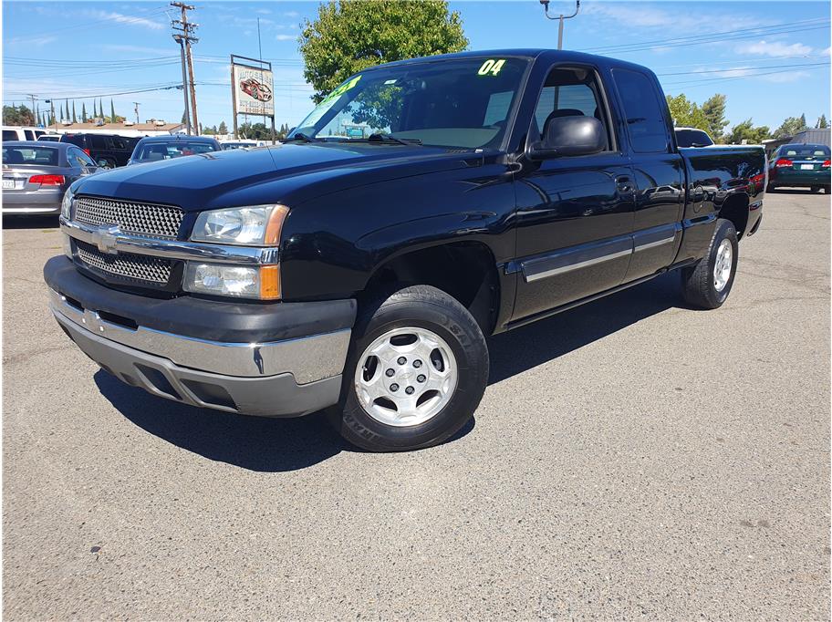 2004 Chevrolet Silverado 1500 Extended Cab LS Pickup 4D 6 1/2 ft