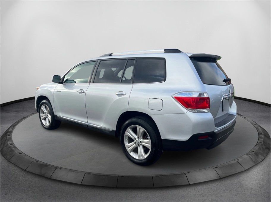 View vehicle photo 7