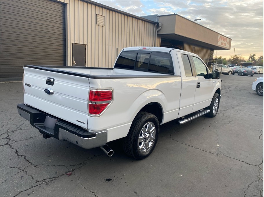 View vehicle photo 4