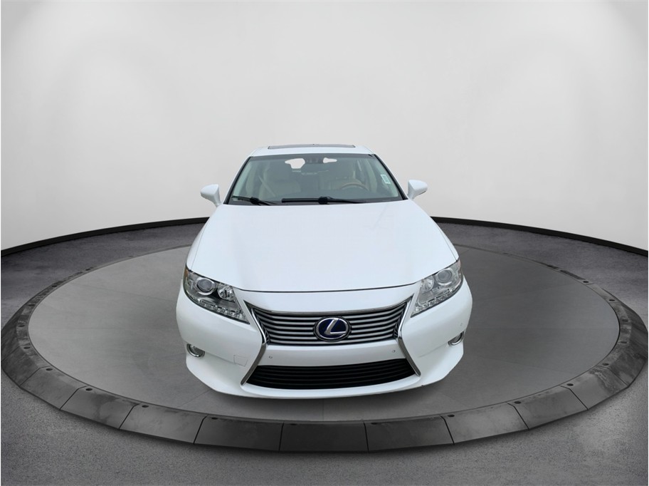 View vehicle photo 2