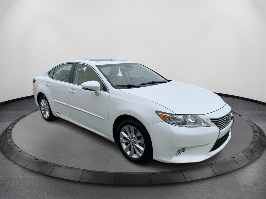 View vehicle photo 3