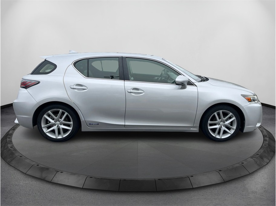 View vehicle photo 4