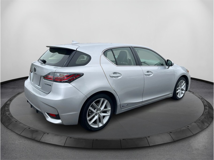 View vehicle photo 5