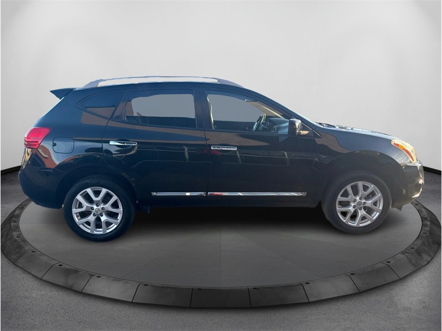 View vehicle photo 4