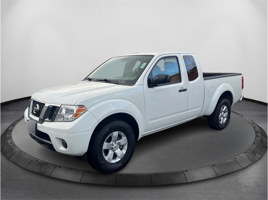 White 2013 Nissan Frontier SV V6 King Cab Pickup Truck 4X2 5-Speed Automatic