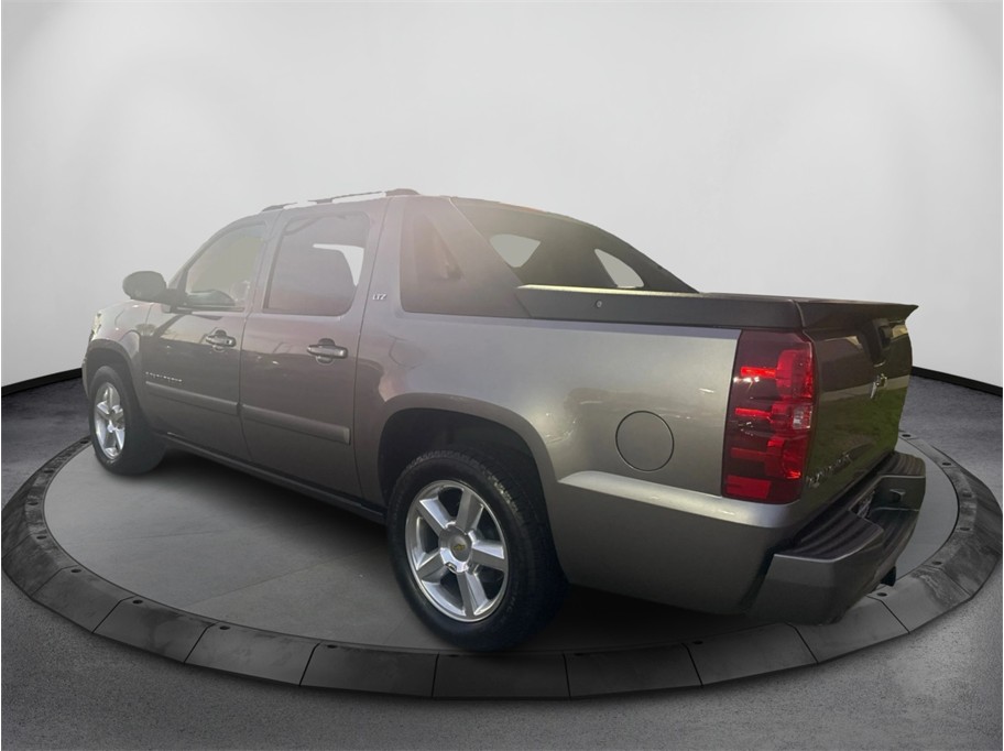 View vehicle photo 7