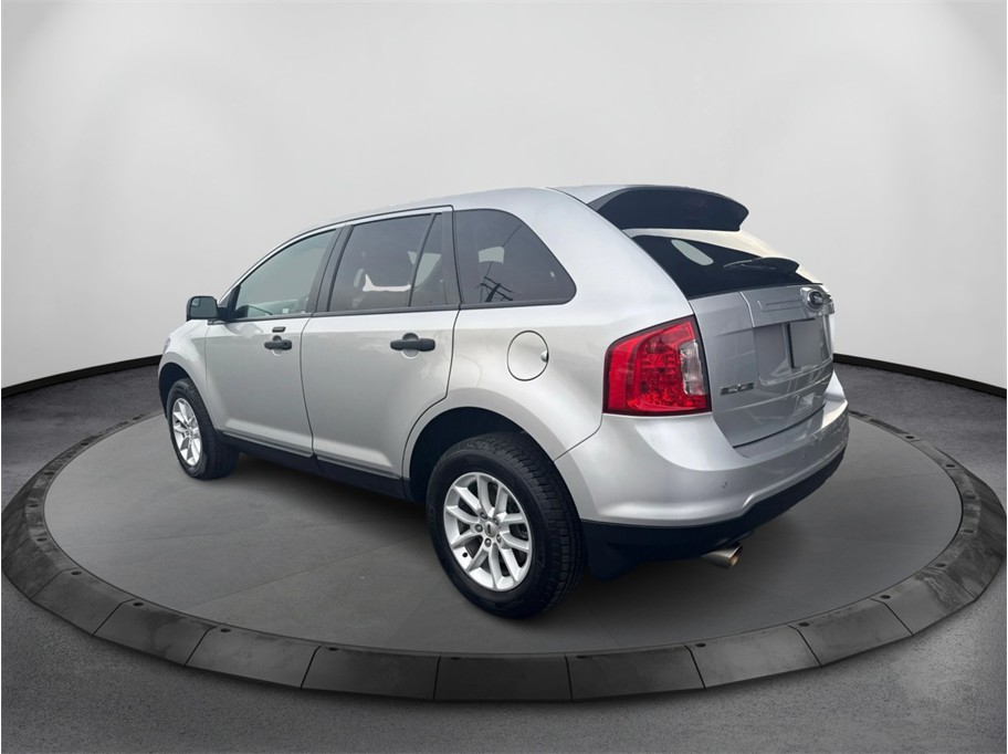 View vehicle photo 7