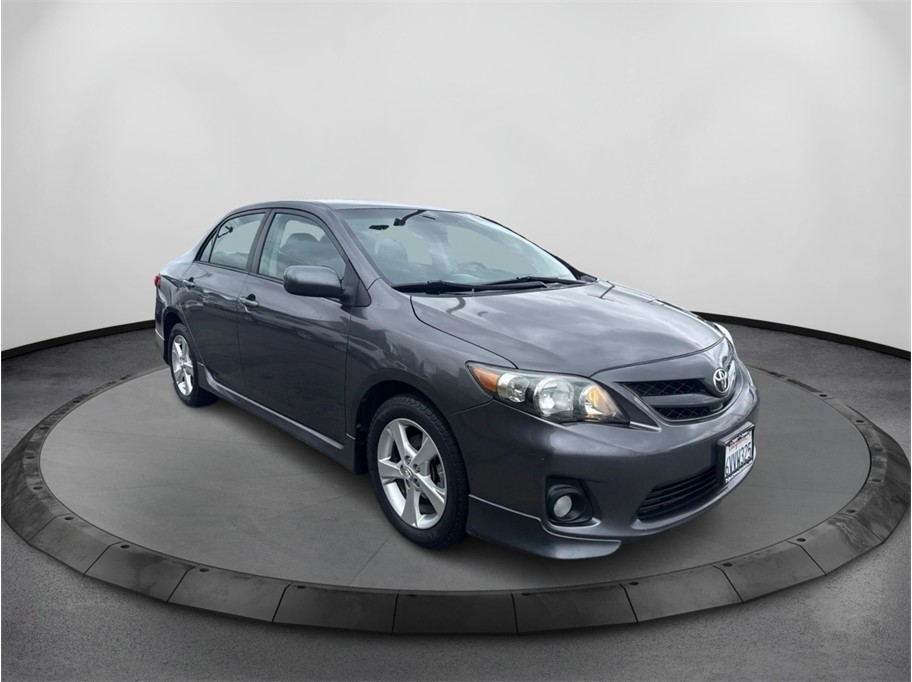 View vehicle photo 3