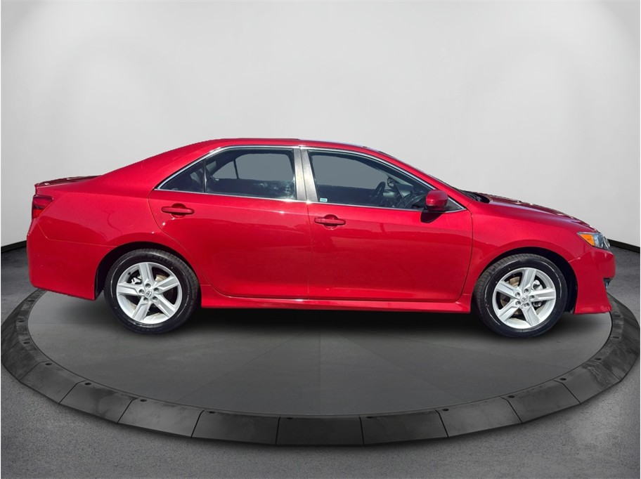 View vehicle photo 4