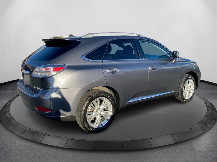 View vehicle photo 5