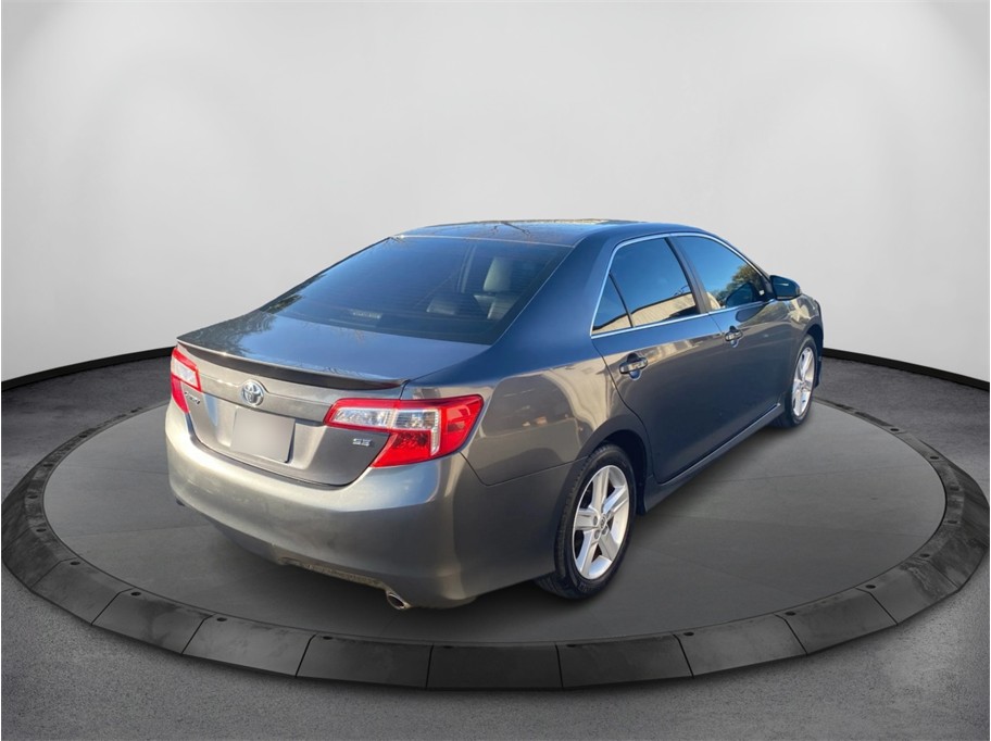 View vehicle photo 5