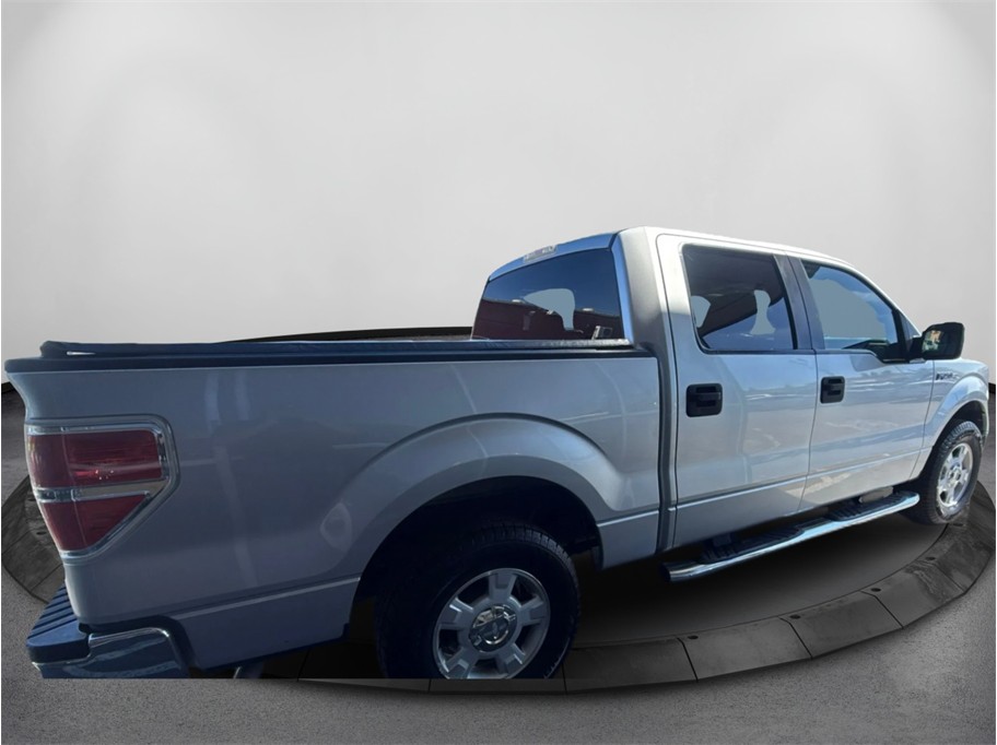 View vehicle photo 4