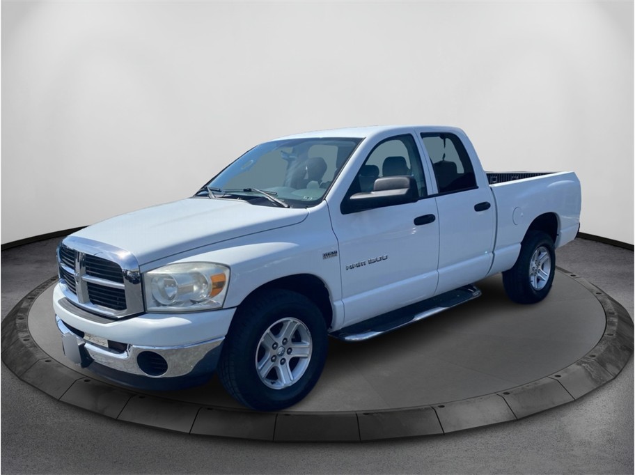 White 2007 Dodge RAM 1500 SLT Quad Cab RWD Pickup Truck Rear-Wheel Drive Automatic