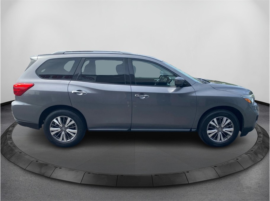 View vehicle photo 4