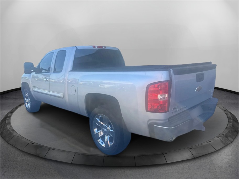 View vehicle photo 7