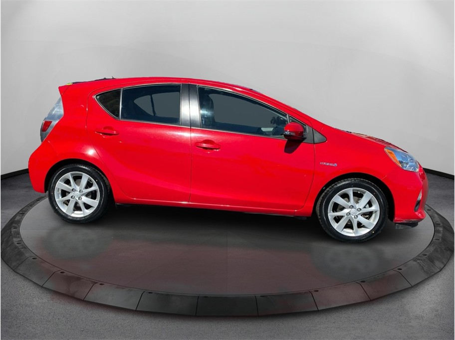 View vehicle photo 4