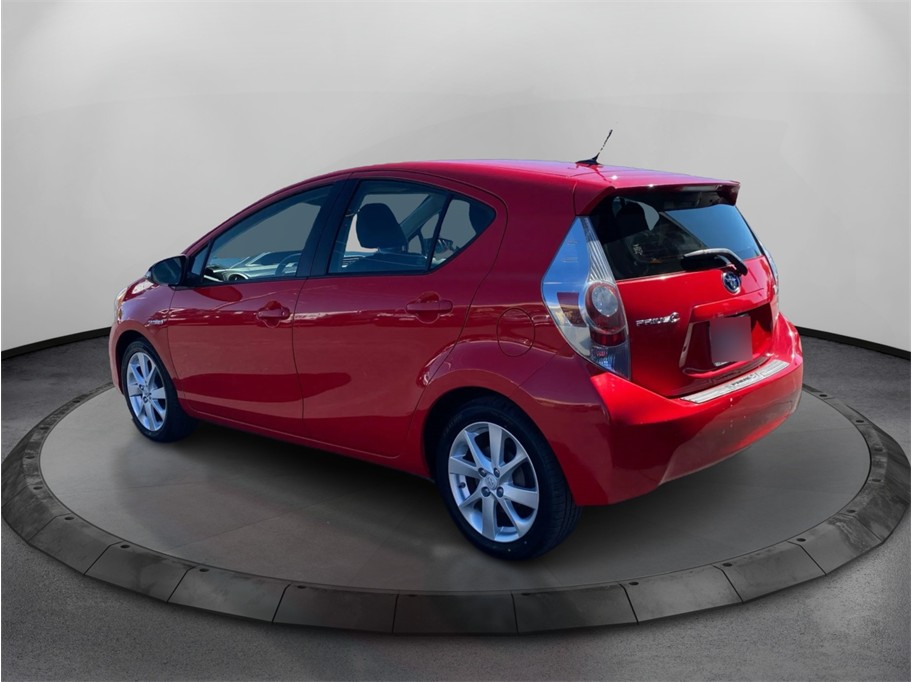 View vehicle photo 7
