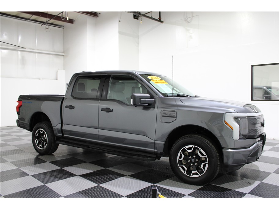 2022 Ford F-150 Lightning XLT SuperCrew AWD