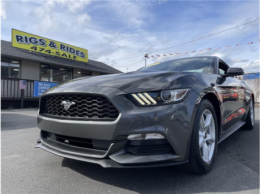 2016 Ford Mustang V6 Coupe RWD