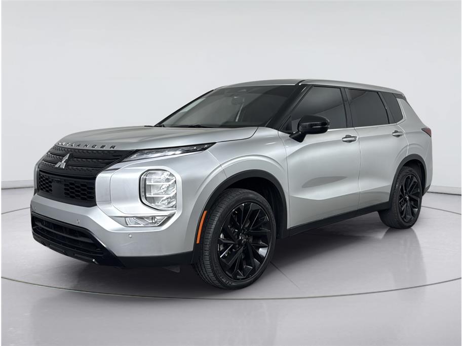 Silver 2022 Mitsubishi Outlander SUV / Crossover Front-Wheel Drive Continuously Variable Transmission