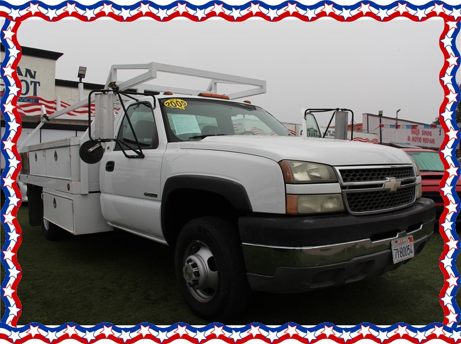 2005 Chevrolet Silverado 3500 Regular Cab & Chassis 161.5 W.B. 2D