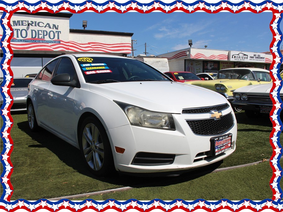  2012 Chevrolet Cruze LS Sedan FWD   