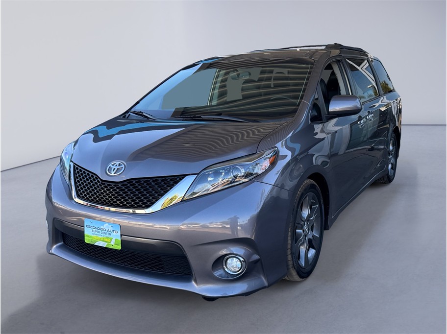 2015 Toyota Sienna SE 8 Passenger