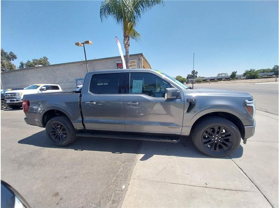 View vehicle photo 4
