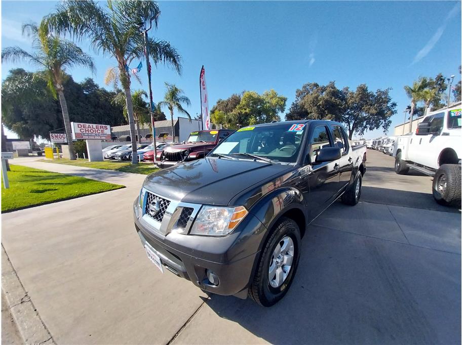 2012 Nissan Frontier Gris Camioneta 4X2 5 velocidades Automática