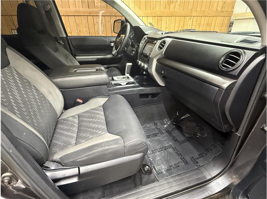 2019 Toyota Tundra SR5 - Photo 6