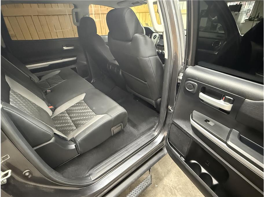 2019 Toyota Tundra SR5 - Photo 7
