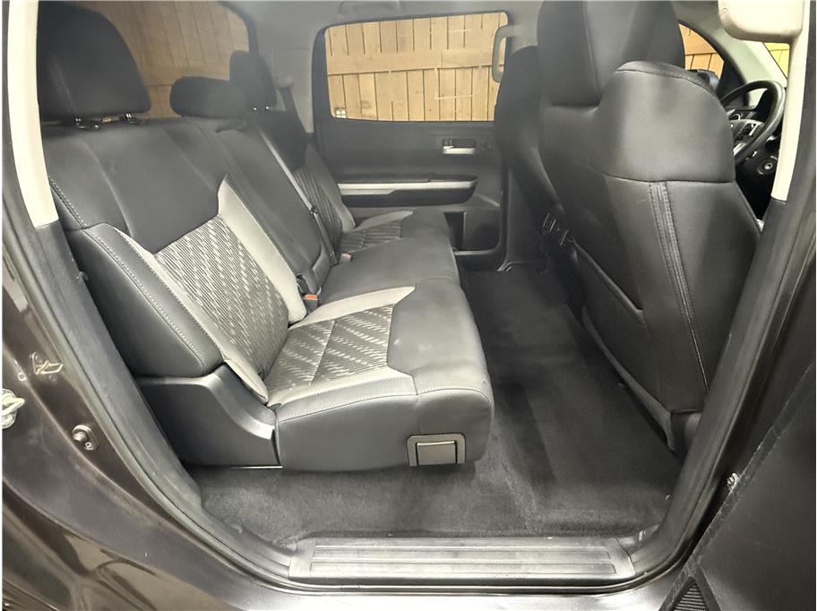 2019 Toyota Tundra SR5 - Photo 8