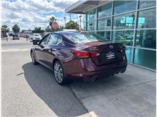2024 Nissan Altima 2.5 SL Sedan 4D Thumbnail 4