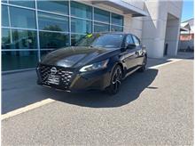 2024 Nissan Altima 2.5 SR Sedan 4D Thumbnail 2