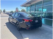 2024 Nissan Altima 2.5 SR Sedan 4D Thumbnail 4