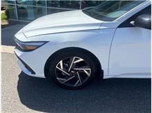 2025 Hyundai Elantra Hybrid SEL Sport HEV Sedan 4D Thumbnail 3